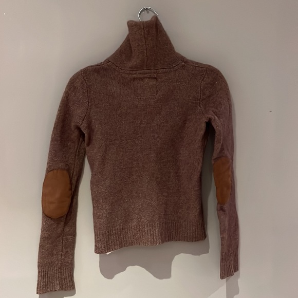 Purple vintage sweater. - Picture 2 of 4